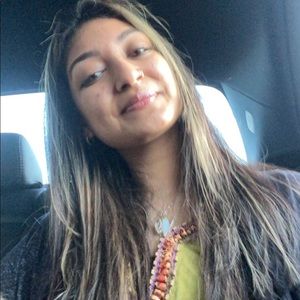 Meet your Posher, Ria